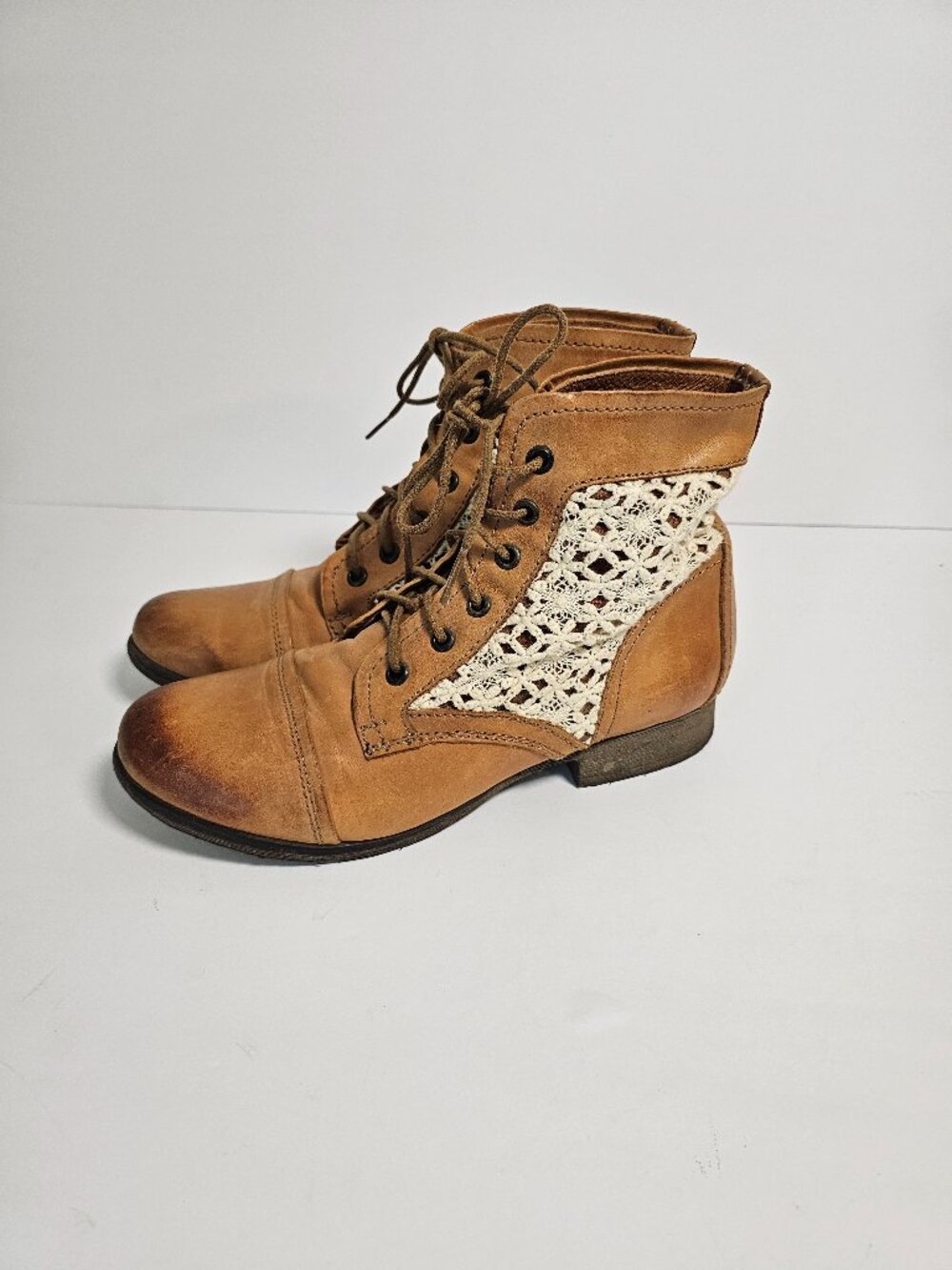 Steve Madden Thunder Bootie Crochet Leather Tan Granny Boho Prairie 8.5